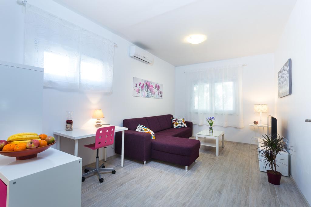 Apartment Perunika ザダル エクステリア 写真